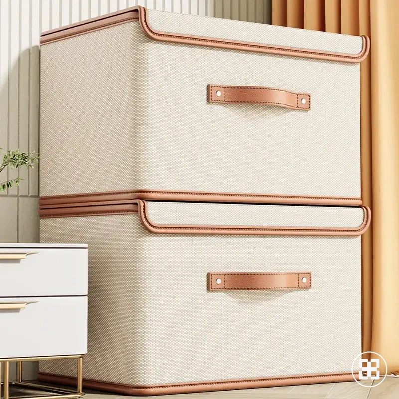 Caixa com tampa para roupas de armário, peças íntimas, cobertores e roupas dobradas